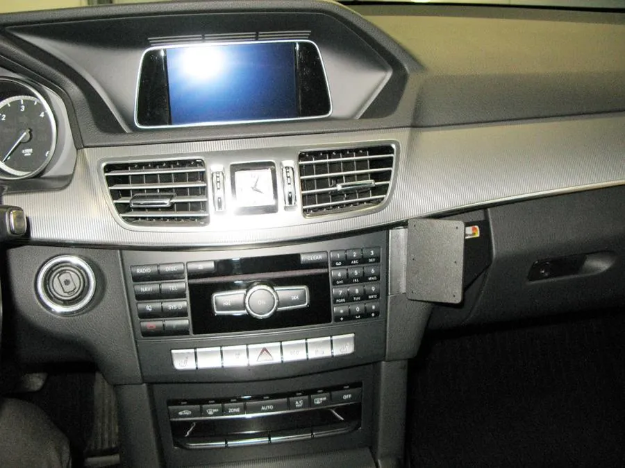 Angled Dash Mount for Mercedes Benz E-Class Sedan