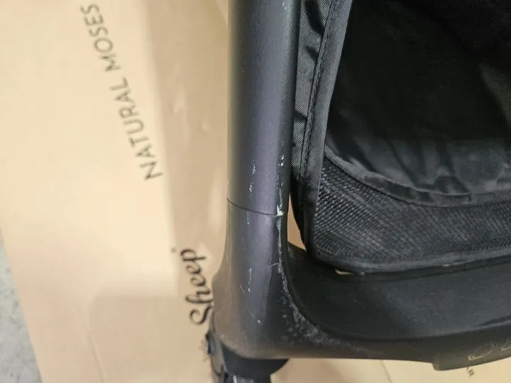 Outlet - Bugaboo Butterfly Travel Pushchair - Black/Midnight Black
